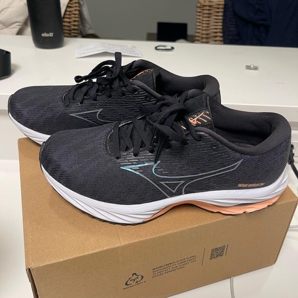 Mizuno wave rider 26 sneakers